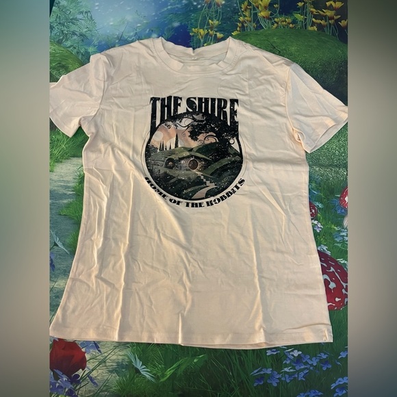 The Shire, Home of the Hobbits Tee, Almond, Size Medium, NWOT 🧌🚪 - Picture 6 of 12